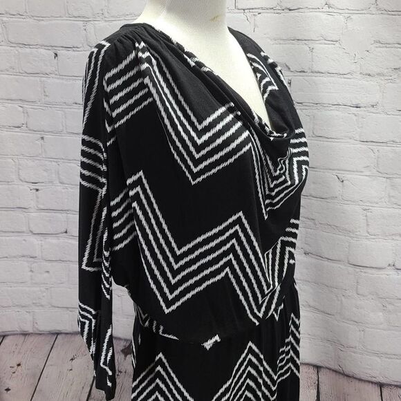 Tart black and white zigzag detail midi dress - Picture 4 of 12